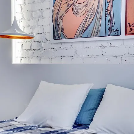 Apartment Blue Mandarin Solidarity Square